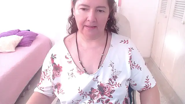 leonela_69 webcam