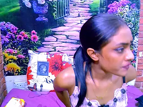 IndianPretty14u2Luv webcam