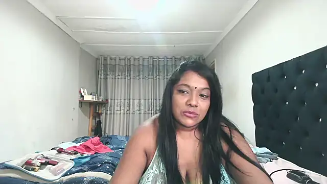 Indianmayaxoxo live cam on StripChat