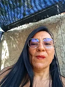 maturexxxnaughty (F milf) - I put a lollipop in my ass and suck on i