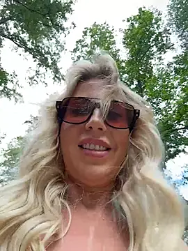 lisamurr (F milf) - I pinch my nipples 🥰