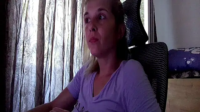 SmokerLety live cam on StripChat