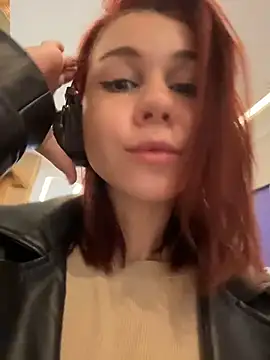 RosieDesire live sex cam