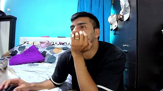 LazyandSniffer28 webcam
