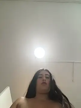 MissNyraSecret webcam