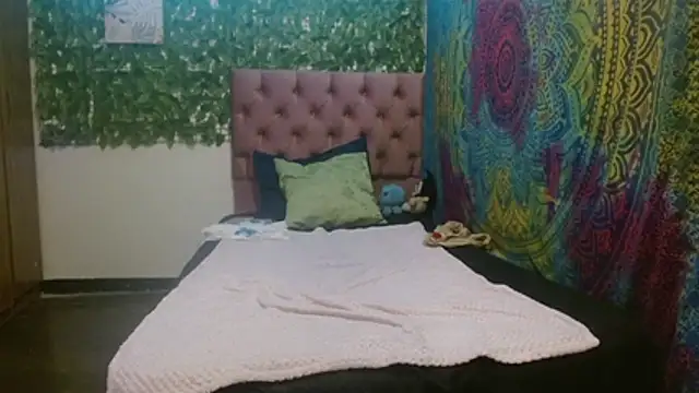 Burning_Venus12 live cam on StripChat