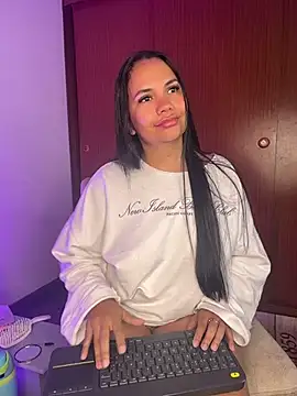 NoahJade webcam