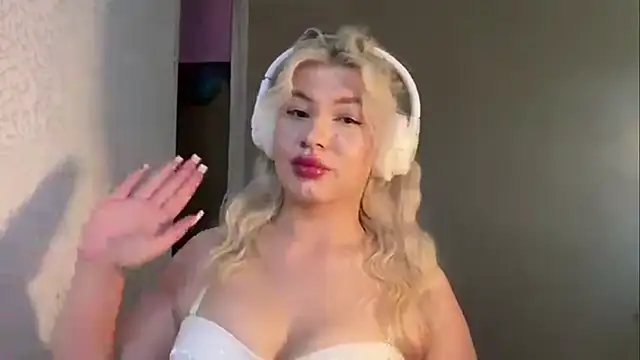 SpotlessParaffin webcam