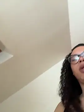 naomikandra webcam
