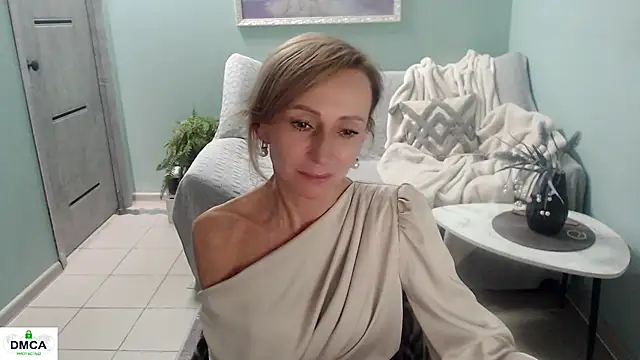 HornyMilf_777 webcam