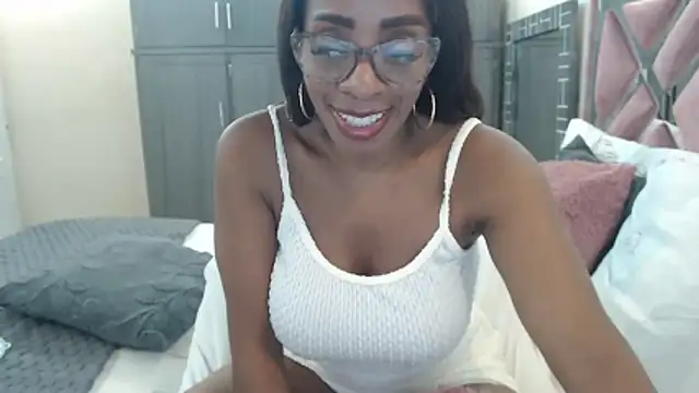 Ginachaudex webcam