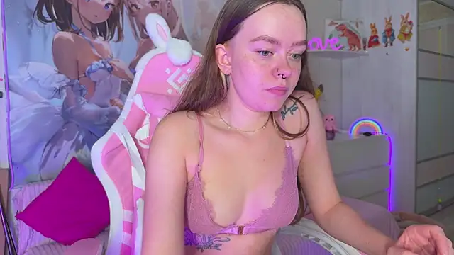 CheekySashaCharm webcam