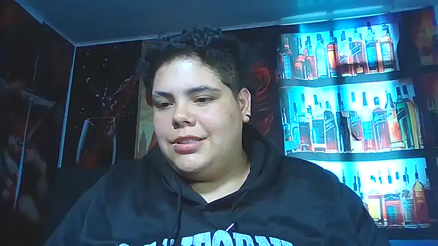 Hailey_Curvy webcam