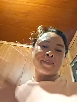 xuxulovezz webcam