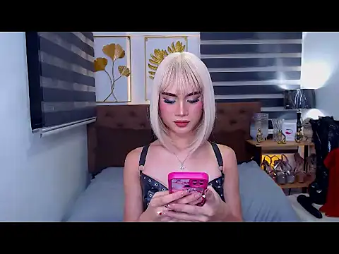 JuicyCockThea webcam