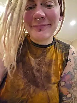 PinkTheHawk webcam
