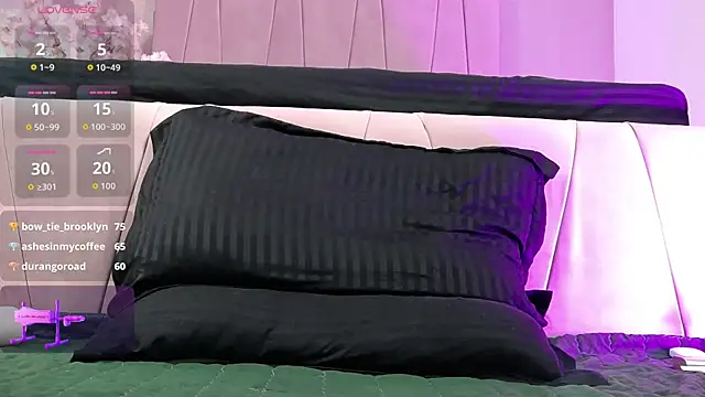 DeniseSun live cam on StripChat