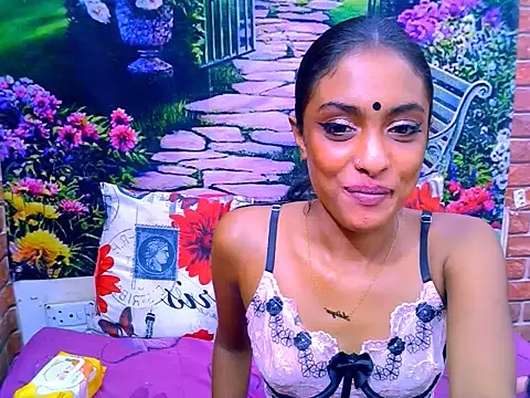 IndianPretty14u2Luv webcam