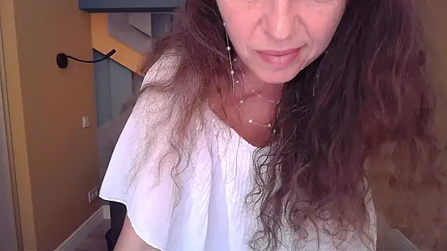 EllaLong webcam
