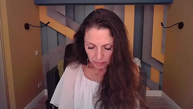 EllaLong webcam
