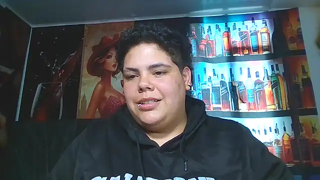 Hailey_Curvy webcam