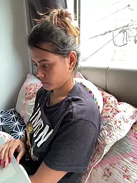 RachelWeisz_ webcam
