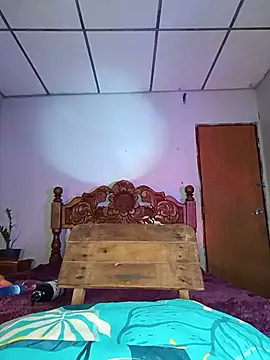 Rebecadiaz13 webcam