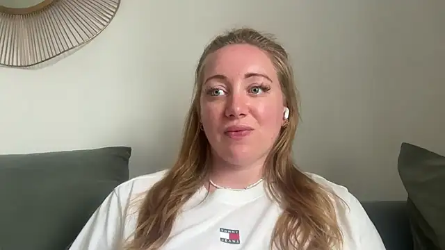arielsweetieee webcam