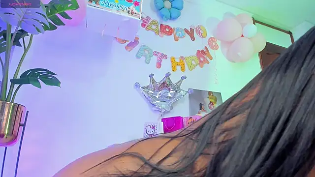 janylove__ (F young) - 2 finger ass