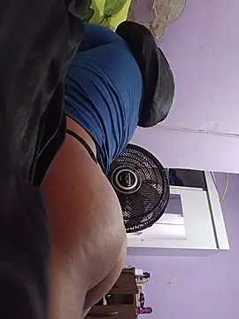 Aunt999 live cam on StripChat