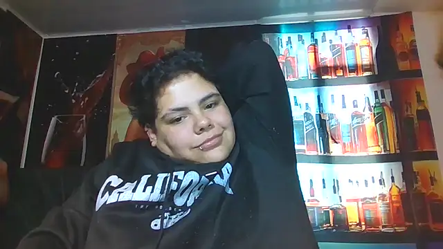 Hailey_Curvy webcam