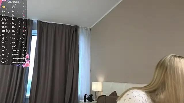 DanikaGudinas webcam