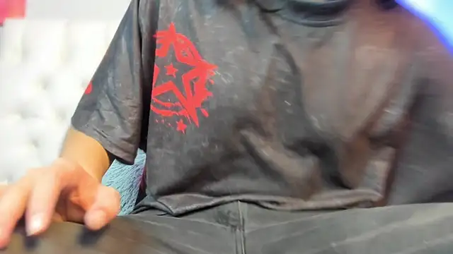 Kevin_Whitee webcam