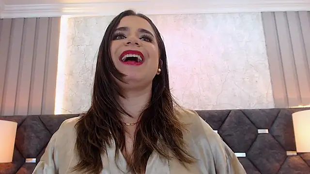 ThaniaJones webcam