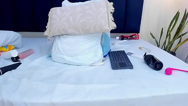 mayaevansmg webcam