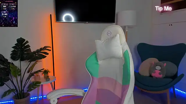 Kira_Moonnn webcam