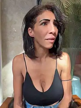 Yasmiinee webcam