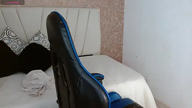 AliceSmity__ webcam