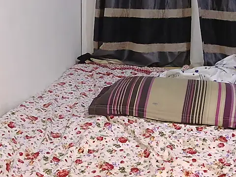 naughtygoddes3 webcam