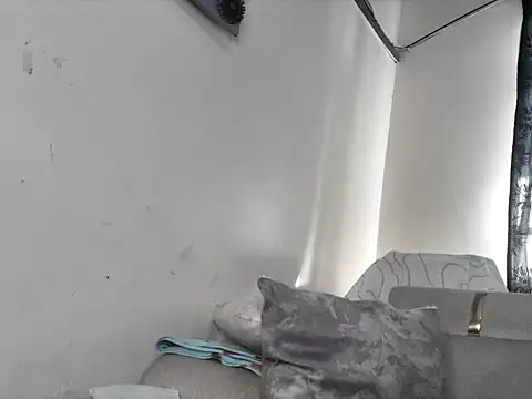 sexyleah25 webcam