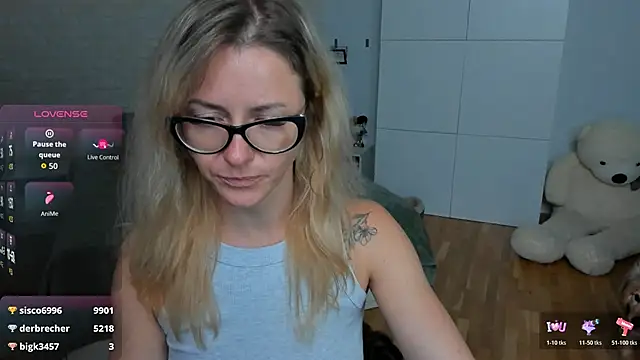LadyIzabel webcam