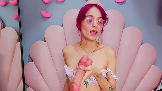 luci_miller webcam