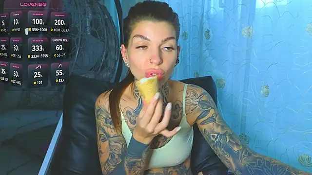 tattooedBabyy webcam