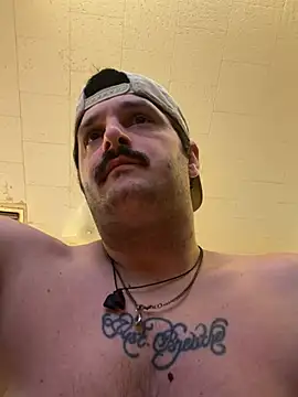 PoundedCajunGuy93 webcam