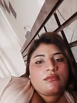 Sanaya_Gil live cam on StripChat