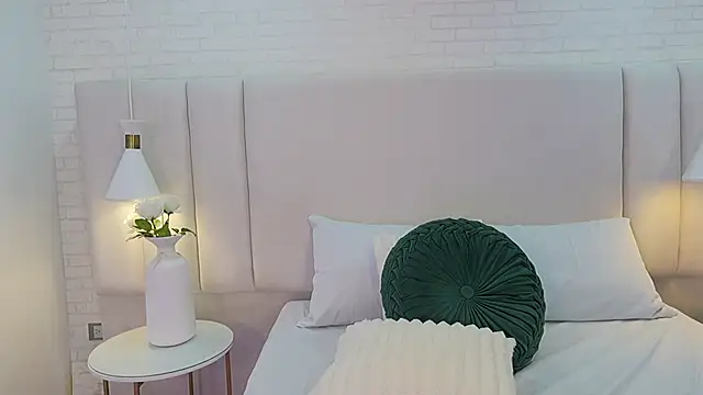 GabyJones_ webcam