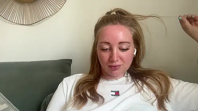 arielsweetieee webcam