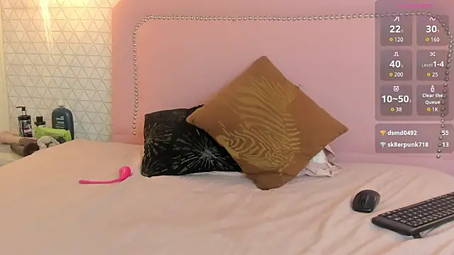 MEREDITHBENSON webcam
