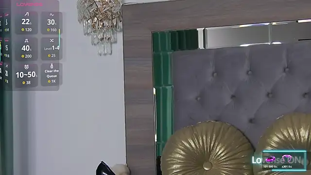 Lorehottie webcam