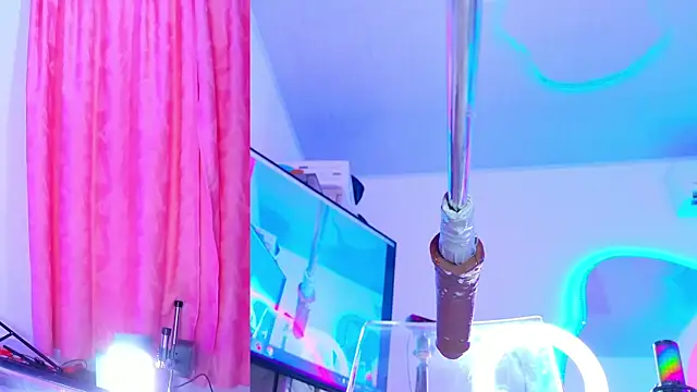 NathaxaLeans webcam